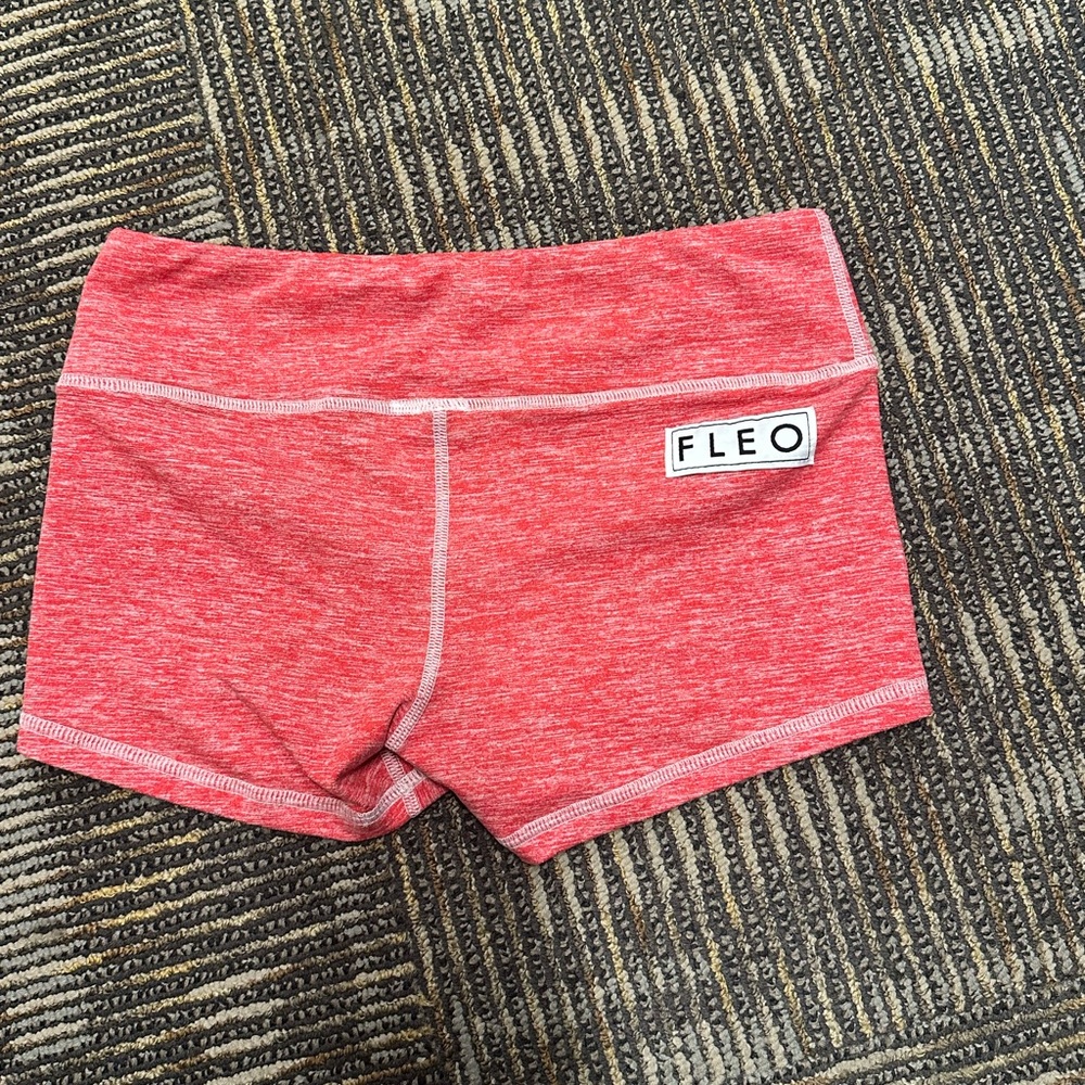 Fleo shorts Size small Coral
